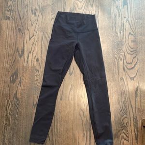 Wunder Under High-Rise Tight 25” size 4 Lululemon leggings